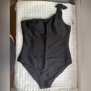 Black One-Shoulder one piece swimsuit